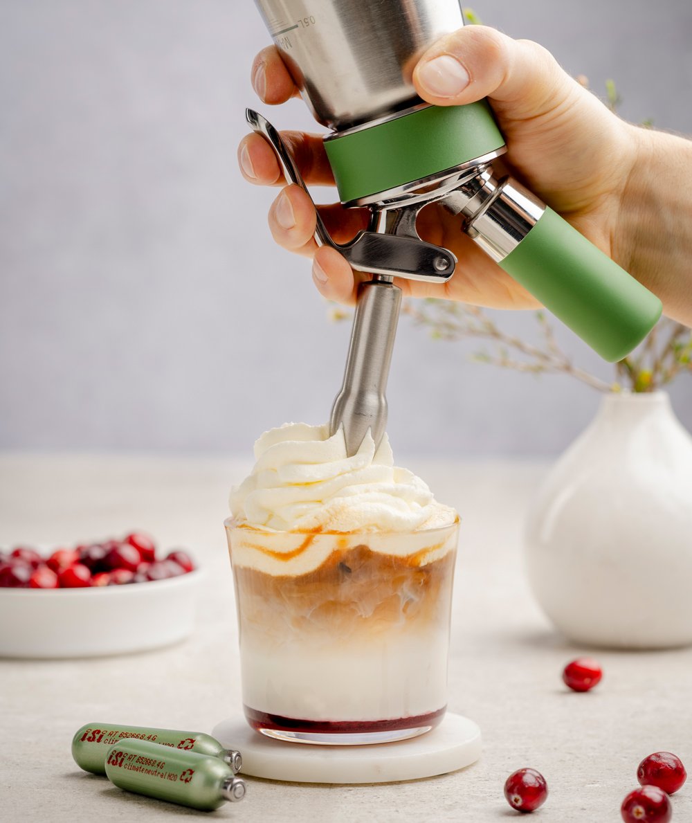 Cherry Latte mit Mandel Topping